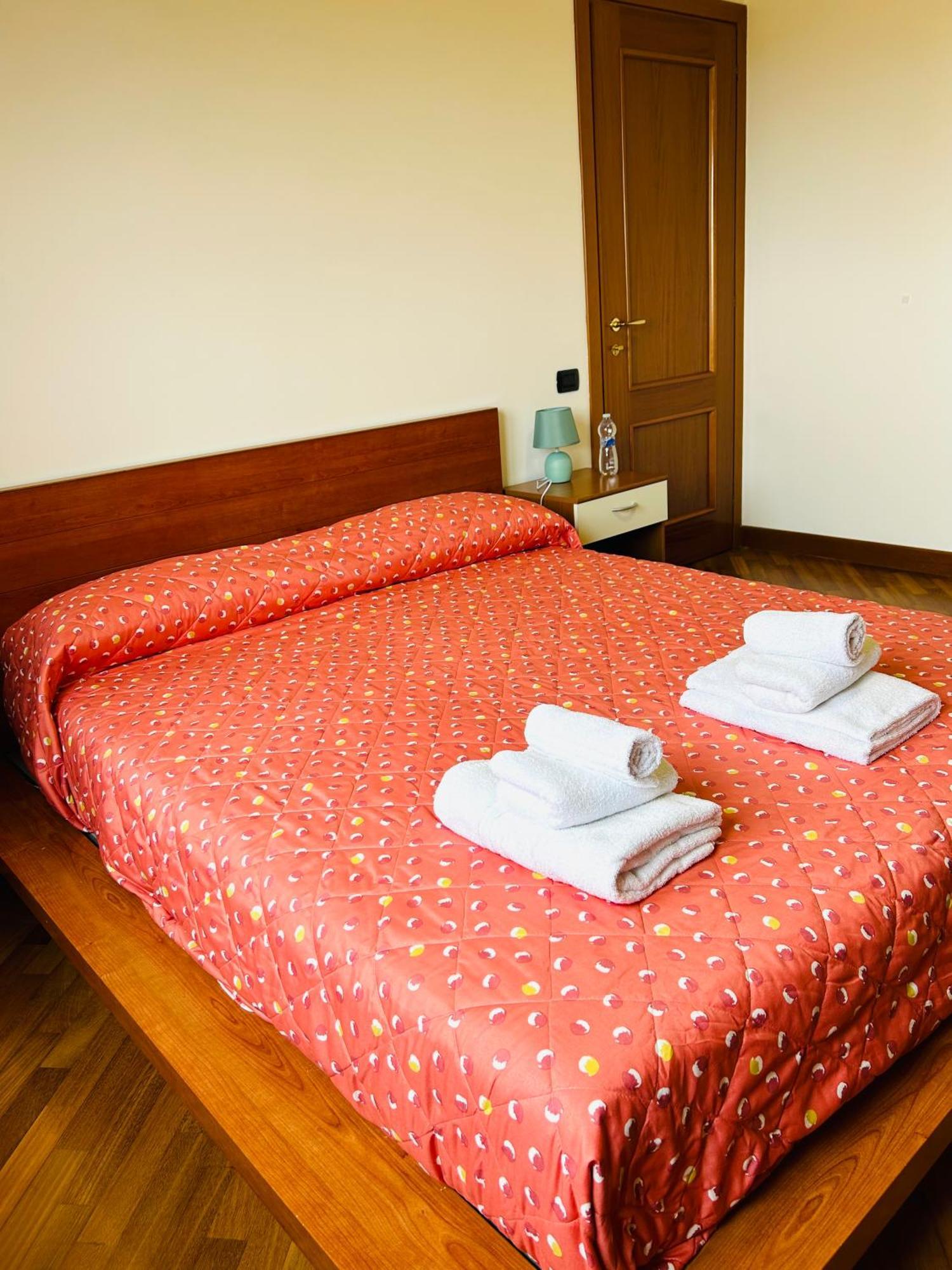 The House Room Aeroporto Fiumicino Eksteriør bilde